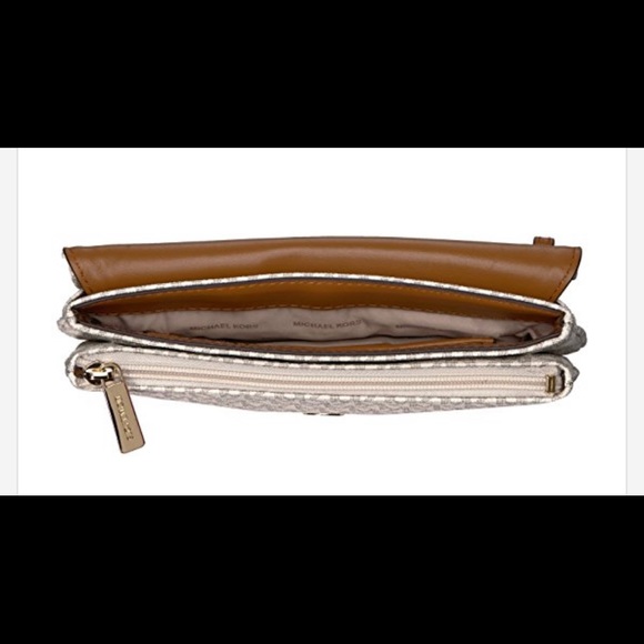 Michael Kors Signature Fulton Flap Chain Crossbody Vanilla NEW - Picture 5 of 8